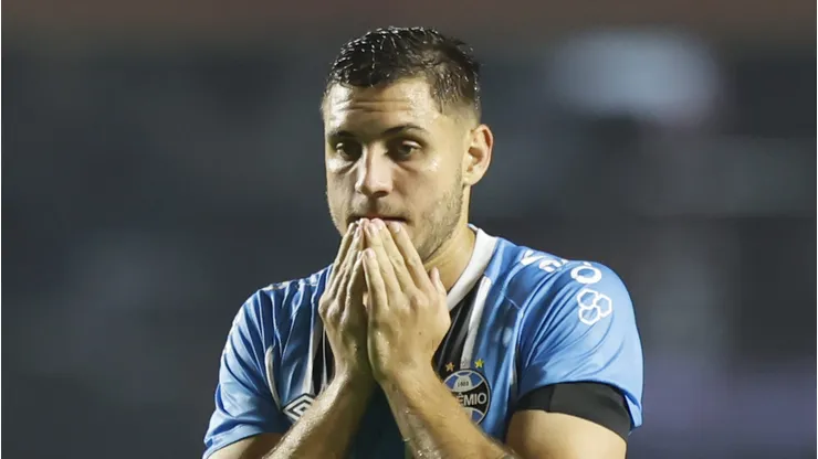Camilo lamentando derrota para o São Paulo, no Morumbis.