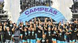 Campeãs da Série A2. Foto: Jota Erre/AGIF