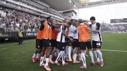 SP - SAO PAULO - 07/12/2025 - BRASILEIRO A 2025, CORINTHIANS X JUVENTUDE - Jose Martinez jogador do Corinthians comemora seu gol com jogadores da sua equipe durante partida contra o Juventude no estadio Arena Corinthians pelo campeonato Brasileiro A 2025. Foto: Anderson Romao/AGIF