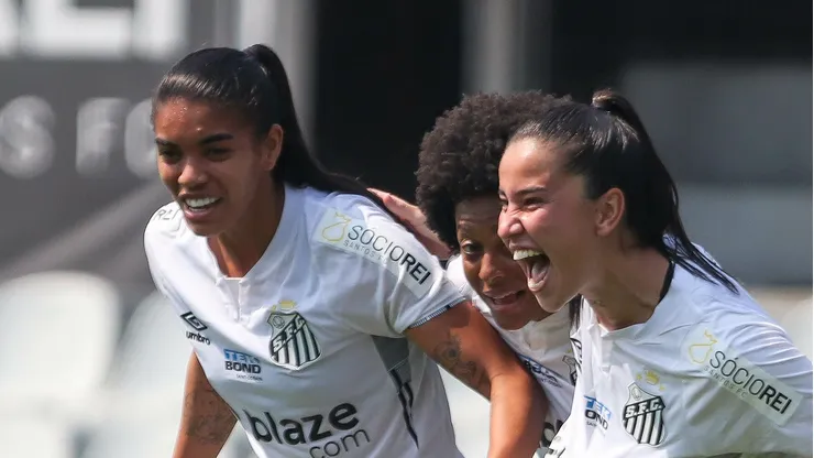 Jogadoras do Santos. Foto: Reinaldo Campos/AGIF