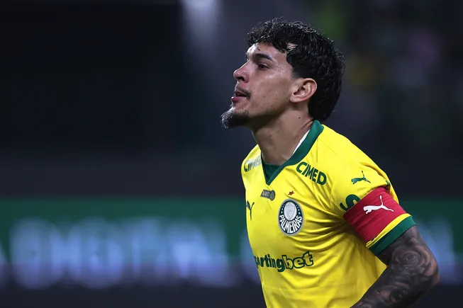 Gustavo Gomez jogador do Palmeiras durante partida contra o Fluminense no estadio Arena Allianz Parque pelo campeonato Brasileiro A 2025. Foto: Ettore Chiereguini/AGIF