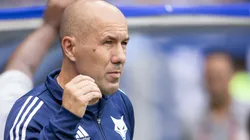Leonardo Jardim pelo Cruzeiro durante partida no Mineirão - Foto: Fernando Moreno/AGIF