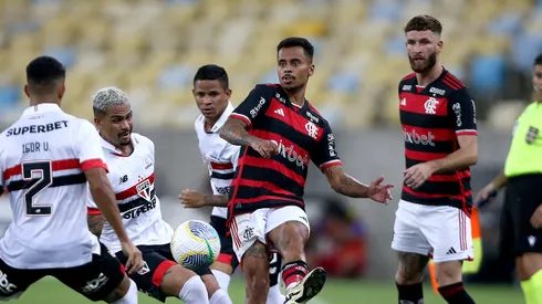 Allan em ação em partida pelo Flamengo. Photo by Wagner Meier/Getty Images