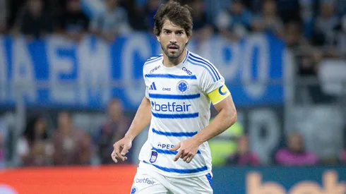 Lucas Silva recebe críticas da torcida do Cruzeiro neste começo de jogo