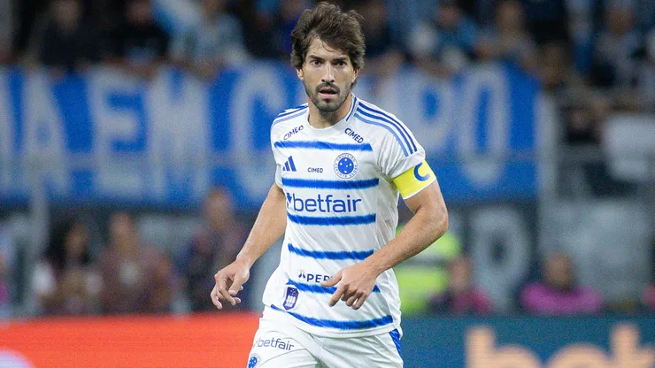 Lucas Silva recebe críticas da torcida do Cruzeiro neste começo de jogo