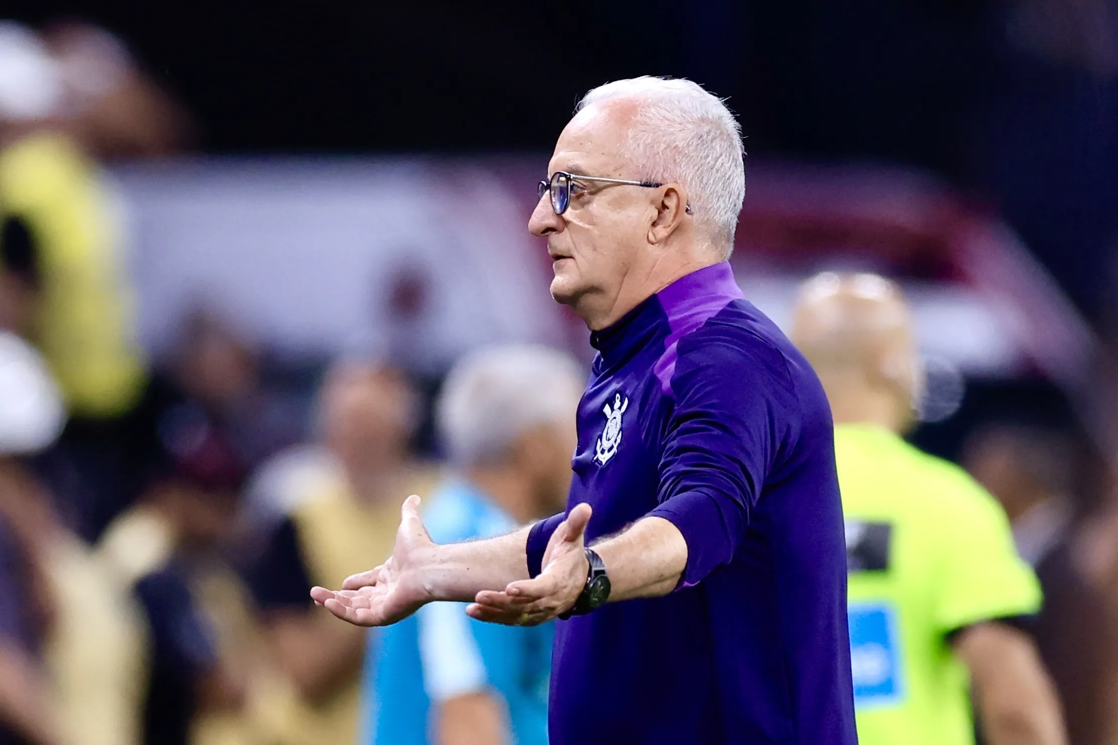 Dorival Jr  técnico do Corinthians durante partida contra o Cruzeiro no estádio Arena Corinthians pelo campeonato Copa Do Brasil 2025. Foto: Marcello Zambrana/AGIF