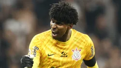 Hugo Souza, goleiro do Corinthians em partida pela Copa do Brasil (Foto: Miguel Schincariol/Getty Images)