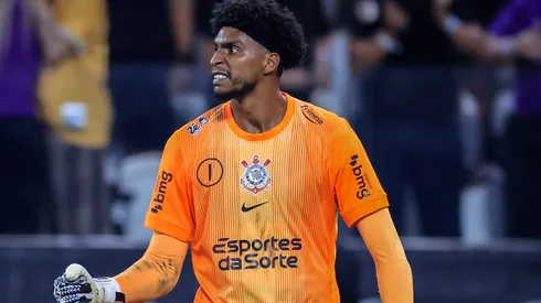 Goleiro foi decisivo para a classificação corinthiana. Foto: Marcello Zambrana/AGIF