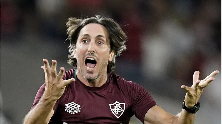 - Zubeldía acabou de ser eliminado para Fernando Diniz, na Copa do Brasil