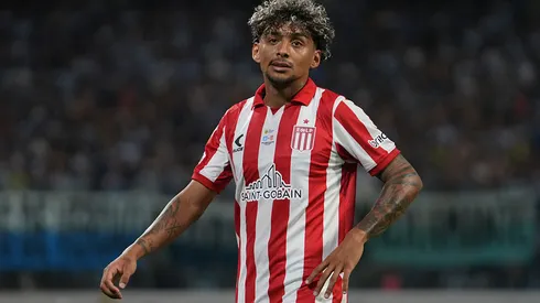 SANTIAGO DEL ESTERO, ARGENTINA - DECEMBER 13: Cristian Medina of Estudiantes La Plata looks on during the Torneo Clausura Betano 2025 Final match between Racing Club and Estudiantes at Estadio Unico Madre de Ciudades on December 13, 2025 in Santiago del Estero, Argentina. (Photo by Joaquín Camiletti/Getty Images)