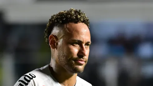 Neymar durante partida do Brasileirão 2025.