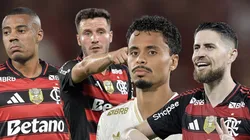 Flamengo tem muita opção no meio de campo e deve liberar jogadores - Fotos: Thiago Ribeiro/AGIF e Alexandre Loureiro/AGIF