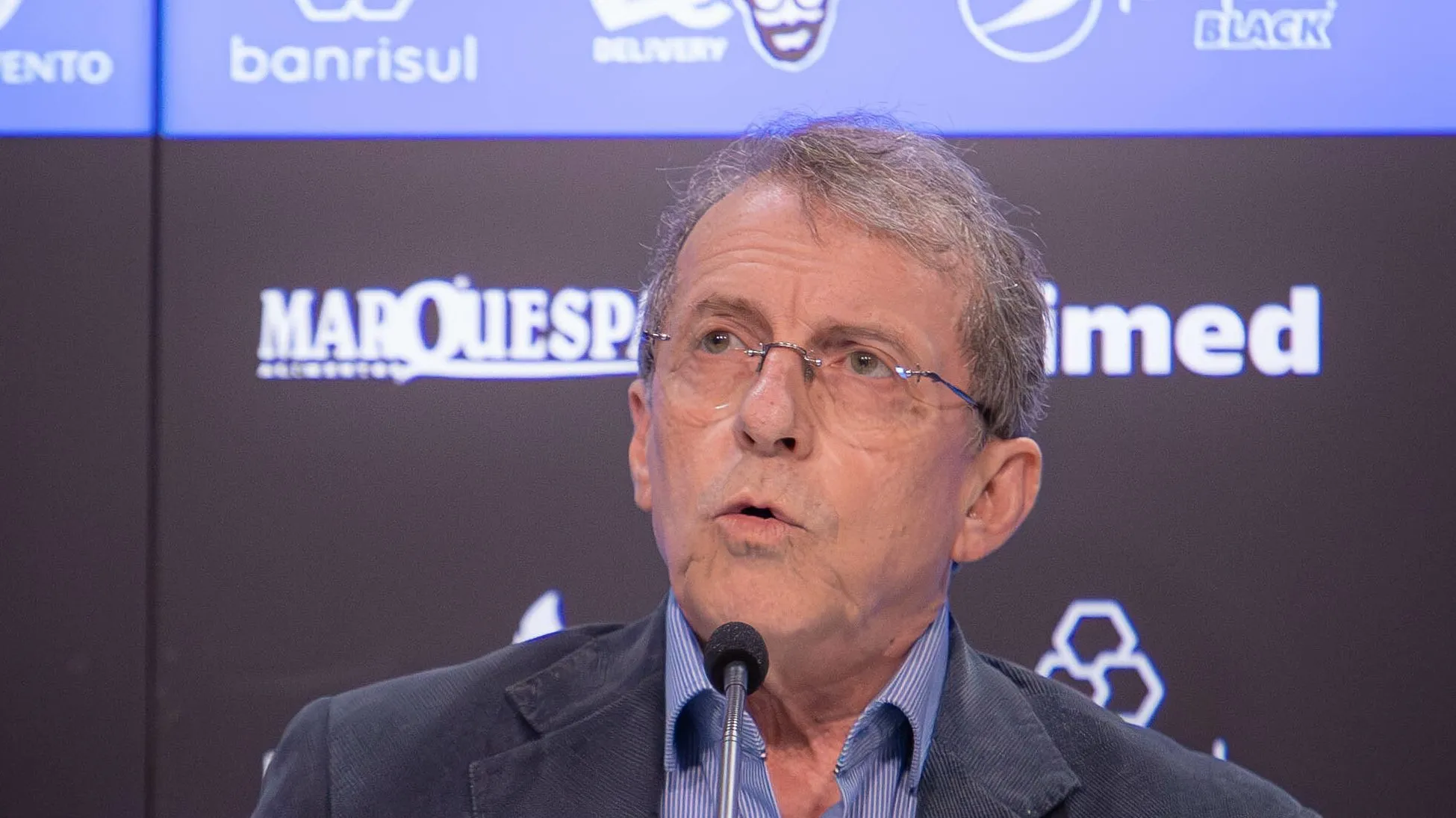 Foto: Maxi Franzoi/AGIF – Odorico Roman busca reforços para o meio-campo do Grêmio.