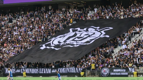Torcida do Corinthians durante partida contra Cruzeiro no estadio Arena Corinthians pelo campeonato Brasileiro Feminino A 2025. Foto: Lucas Gabriel Cardoso/AGIF