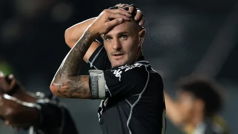 Vegetti é o único pendurado do Vasco para primeiro jogo contra o Corinthians.