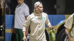 Paulinho jogador do Palmeiras durante chegada da equipe para partida contra o Ceará no estádio Arena Castelão pelo campeonato Copa Do Brasil 2025. Foto: Baggio Rodrigues/AGIF