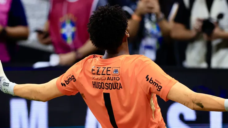 Hugo Souza foi decisivo na semifinal da Copa do Brasil.
