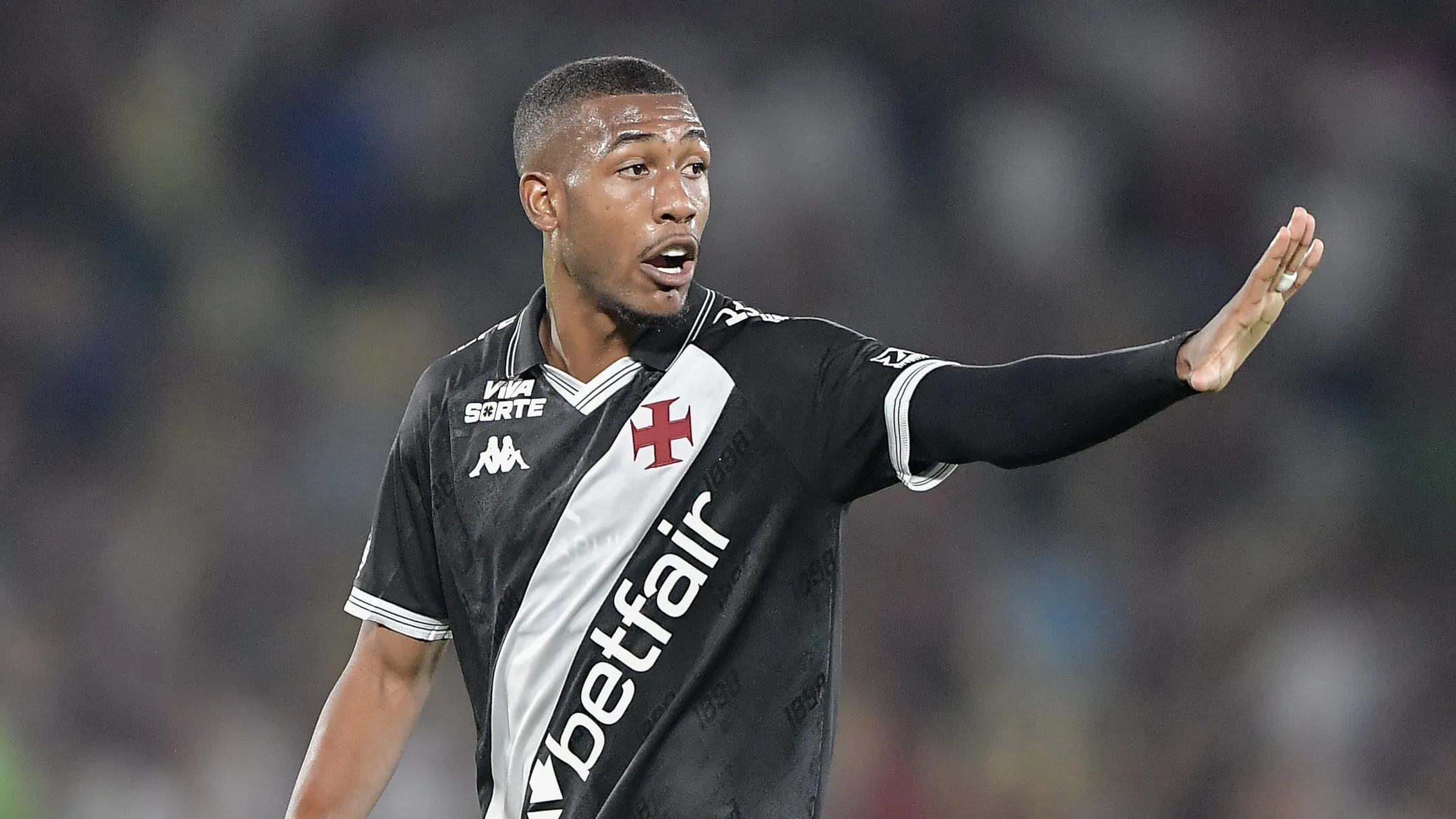 Ryan é um dos jovens do Vasco que o Timão não pode se descuidar – Foto: Thiago Ribeiro/AGIF