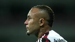 'Cebola' tem mais um ano de contrato com o Mengão.
