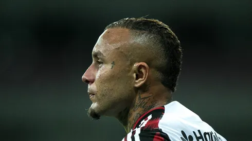 'Cebola' tem mais um ano de contrato com o Mengão.