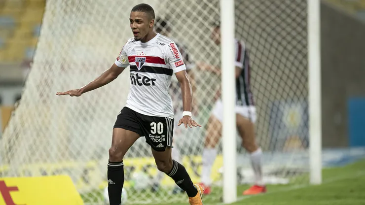 RJ - Rio de Janeiro - 26/12/2020 - BRASILEIRO A 2020, FLUMINENSE X SAO PAULO - Brenner jogador do Sao Paulo comemora seu gol durante partida contra o Fluminense no estadio Maracana pelo campeonato Brasileiro A 2020. Foto: Jorge Rodrigues/AGIF