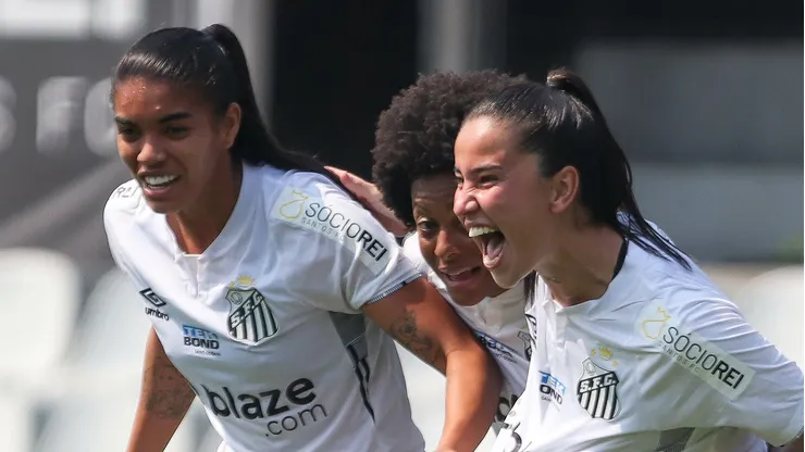 Jogadoras santistas. Foto: Reinaldo Campos/AGIF