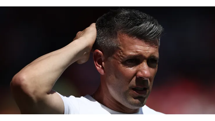 Paulo Pezzolano atuando como técnico do Watford, em partida pelo campeonato inglês (Foto: James Fearn/Getty Images)