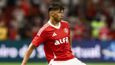 Óscar Romero, meia-atacante do Inter em partida pelo campeonato brasileiro (Foto: Pedro H. Tesch/Getty Images)