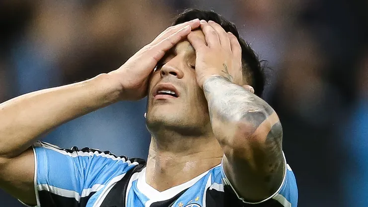 Franco Cristaldo, meia-atacante do Grêmio em partida pelo campeonato brasileiro (Foto: Pedro H. Tesch/Getty Images)