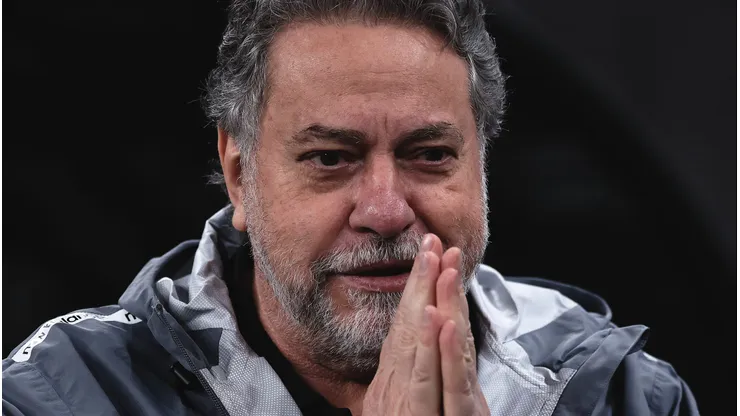 SP - SAO PAULO - 20/11/2025 - BRASILEIRO A 2025, CORINTHIANS X SAO PAULO - Julio Casares presidente do Sao Paulo durante partida contra o Corinthians no estadio Arena Corinthians pelo campeonato Brasileiro A 2025. Foto: Ettore Chiereguini/AGIF