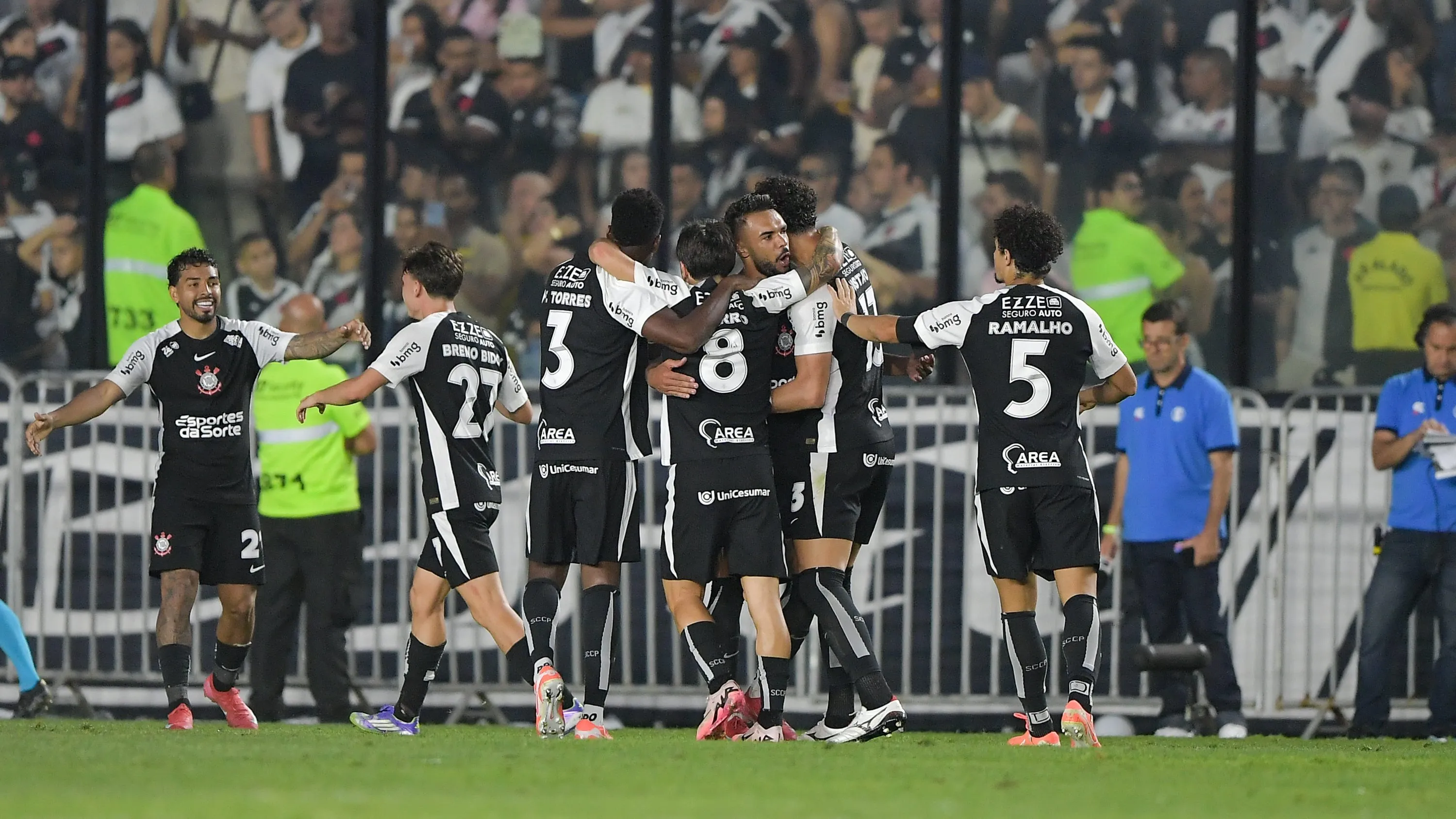 último duelo entre os times terminou com vitória paulista em São Januário. Foto: Thiago Ribeiro/AGIF