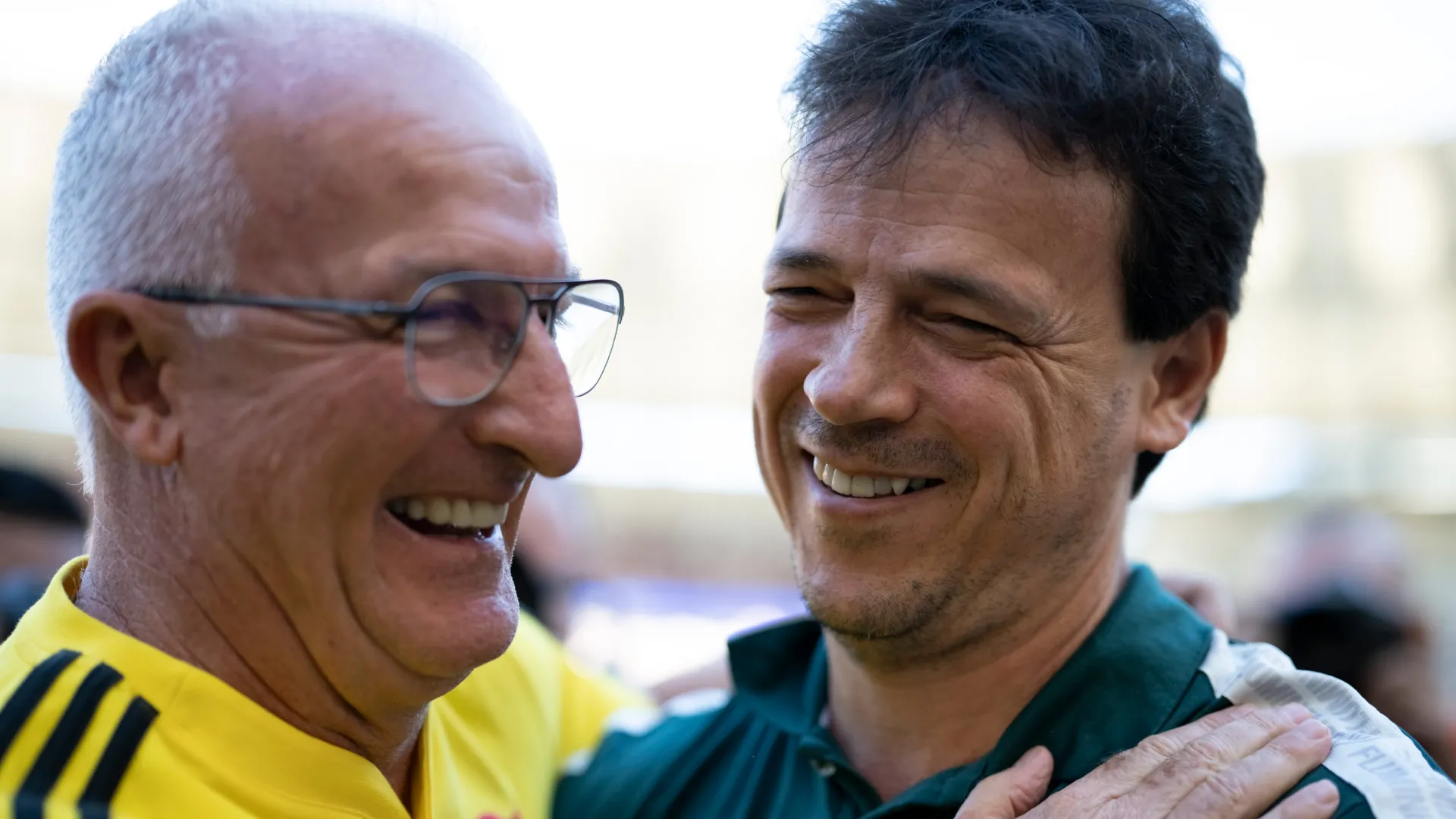 Dorival e Diniz durante partida do Campeonato Brasileiro 2022 – Foto: Jorge Rodrigues/AGIF