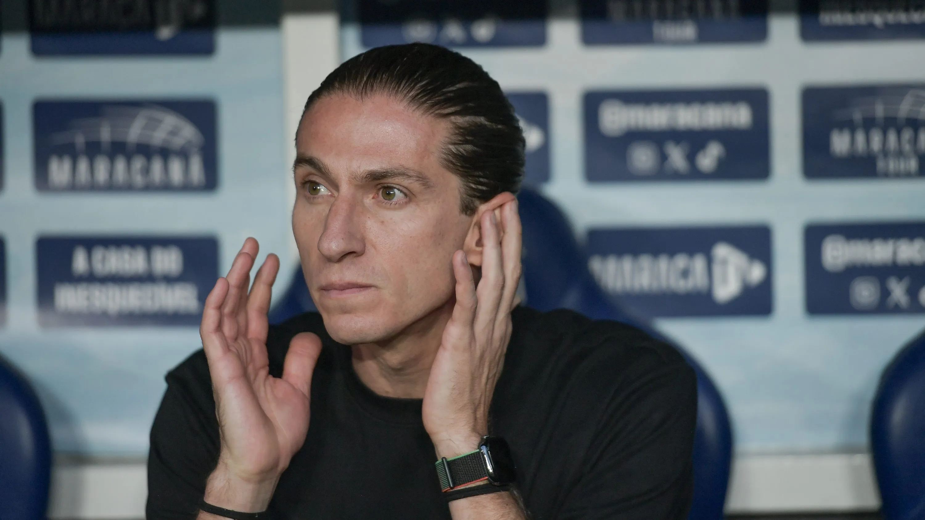 RJ – RIO DE JANEIRO – 21/09/2025 – BRASILEIRO A 2025, FLAMENGO X VASCO – Filipe Luis tecnico do Flamengo durante partida contra o Vasco no estadio Maracana pelo campeonato Brasileiro A 2025. Foto: Thiago Ribeiro/AGIF