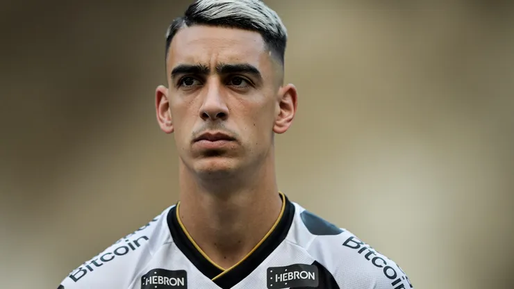Lateral deu a sua opinião - Foto: Thiago Ribeiro/AGIF.