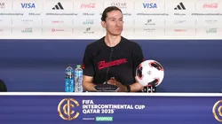 Filipe Luís em coletiva no Intercontinental. Fotos: Gilvan de Souza/Flamengo
