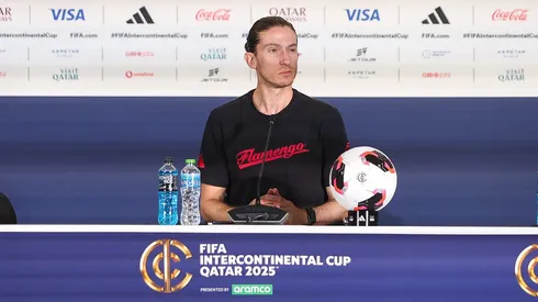 Filipe Luís em coletiva no Intercontinental. Fotos: Gilvan de Souza/Flamengo