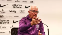 Dorival em coletiva de imprensa