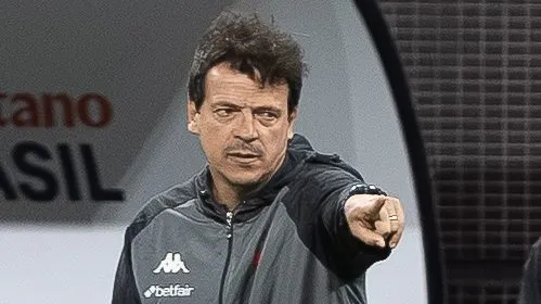 Fernando Diniz Silva tecnico do Vasco durante partida contra o Corinthians no estadio Arena Corinthians pelo campeonato Copa Do Brasil 2025. Foto: Joisel Amaral/AGIF