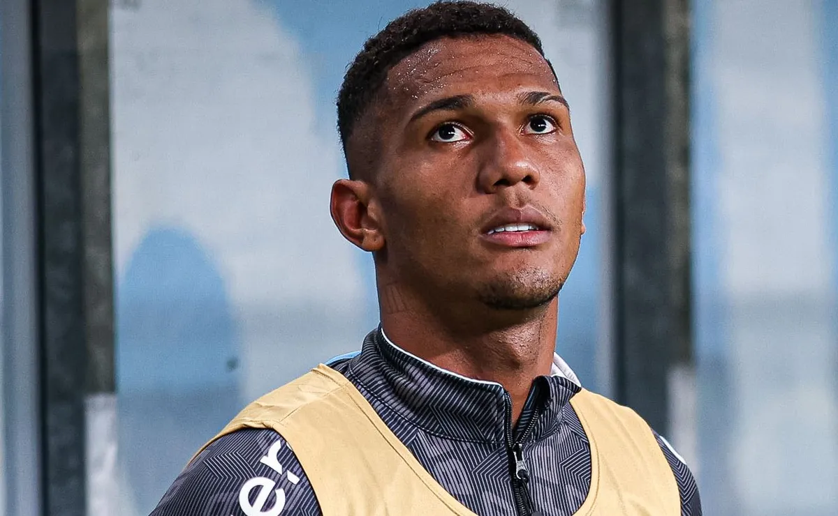 Adriel mexe no passado e choca ao detalhar real motivo que o barrou no ...