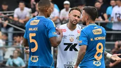 SP - SANTOS - 07/12/2025 - BRASILEIRO A 2025, SANTOS X CRUZEIRO - Neymar Jr jogador do Santos durante partida contra o Cruzeiro no estadio Vila Belmiro pelo campeonato Brasileiro A 2025. Foto: Jota Erre/AGIF