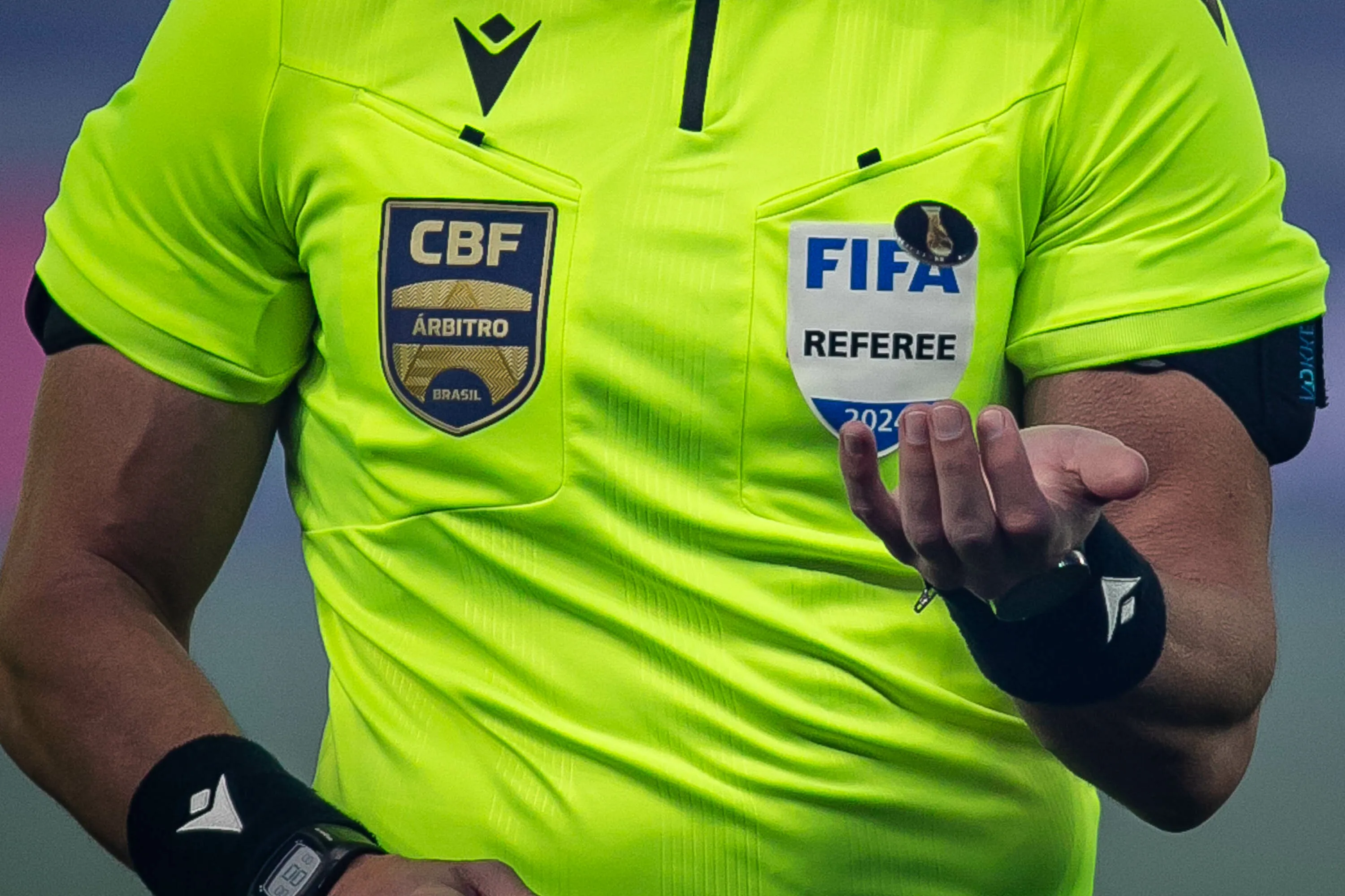 Árbitro FIFA será responsável para comandar o apito no Maracanã que vale título da Copa do Brasil – Foto: Fernando Moreno/AGIF