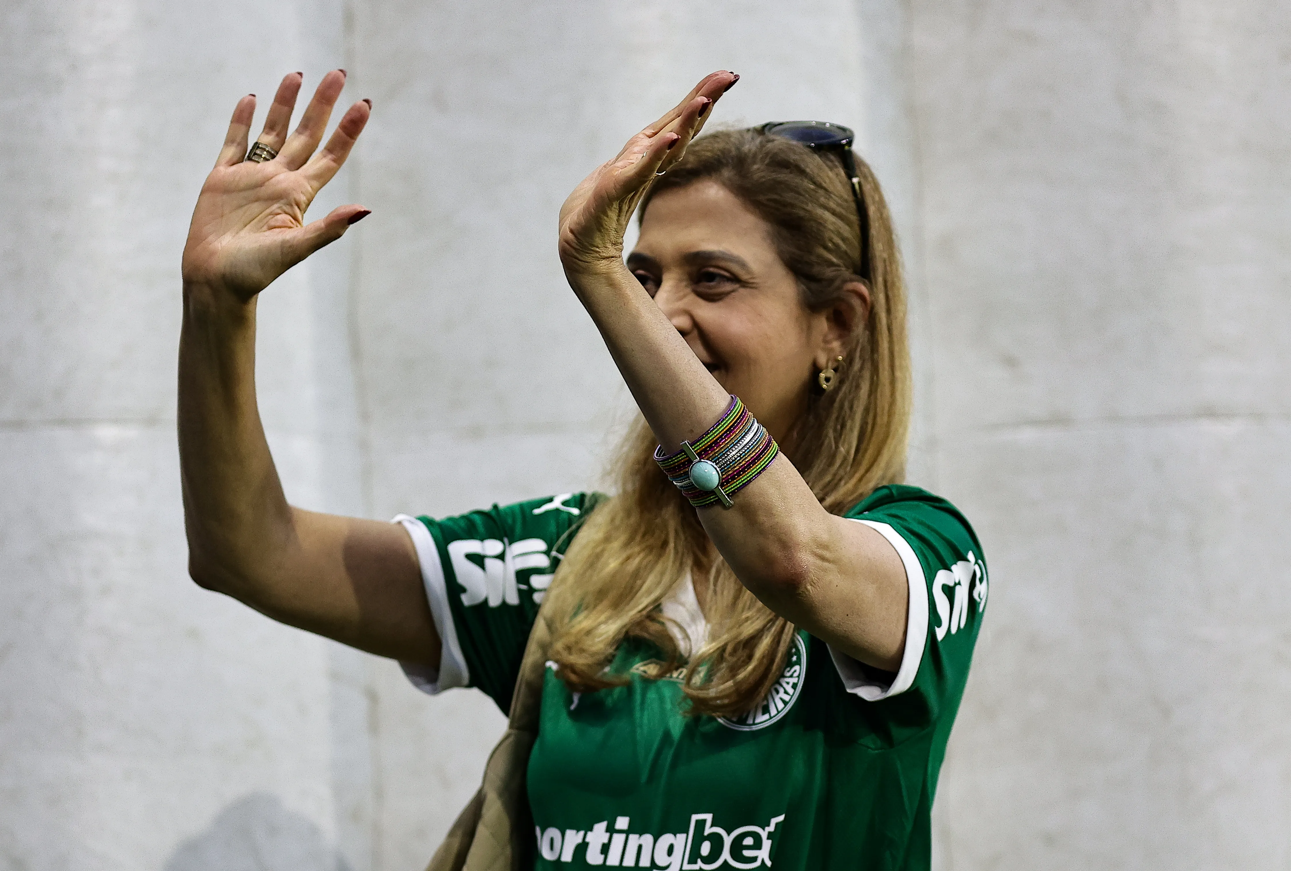 Leila Pereira presidente do Palmeiras antes da partida contra o Bahia no estadio Arena Allianz Parque pelo campeonato Brasileiro A 2025. Foto: Fabio Giannelli/AGIF