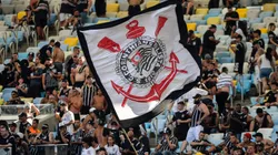Torcida do Corinthians durante partida contra Flamengo no estadio Maracana pelo campeonato Brasileiro A 2024. Foto: Thiago Ribeiro/AGIF