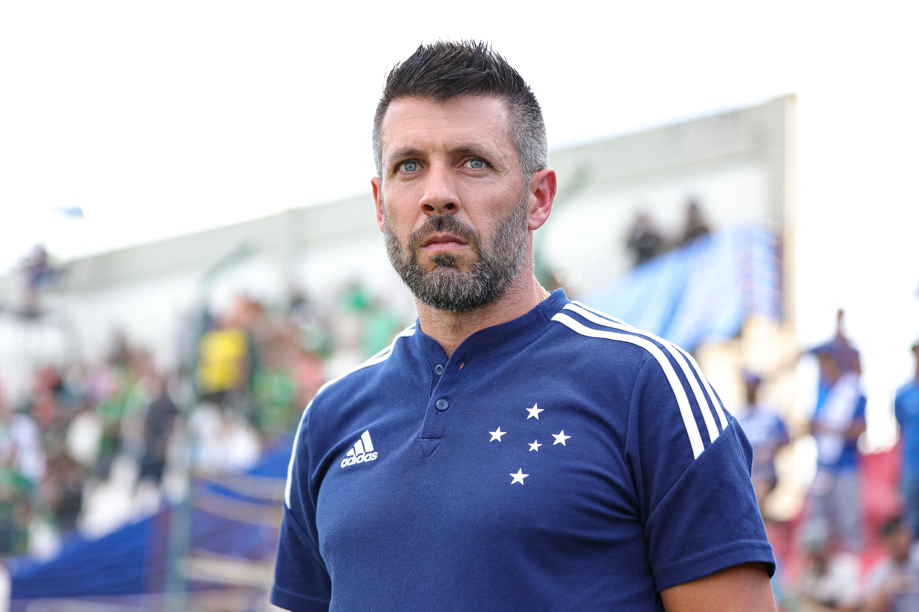 Paulo Pezzolano no comando do Cruzeiro. Foto: Gilson Junio/AGIF