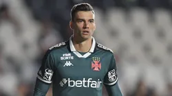 RJ - RIO DE JANEIRO - 31/05/2025 - BRASILEIRO A 2025, VASCO X BRAGANTINO - Leo Jardim goleiro do Vasco durante partida contra o Bragantino no estadio Sao Januario pelo campeonato Brasileiro A 2025. Foto: Thiago Ribeiro/AGIF
