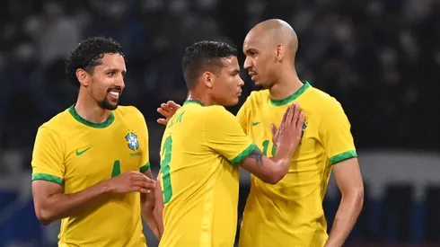 — Fabinho com Thiago Silva e Marquinhos.