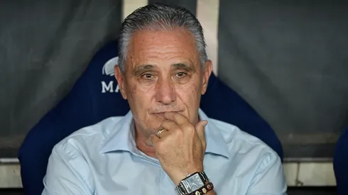 Tite durante partida no estádio Maracanã pelo campeonato Brasileiro A 2024, quando comandava o Flamengo - Foto: Thiago Ribeiro/AGIF