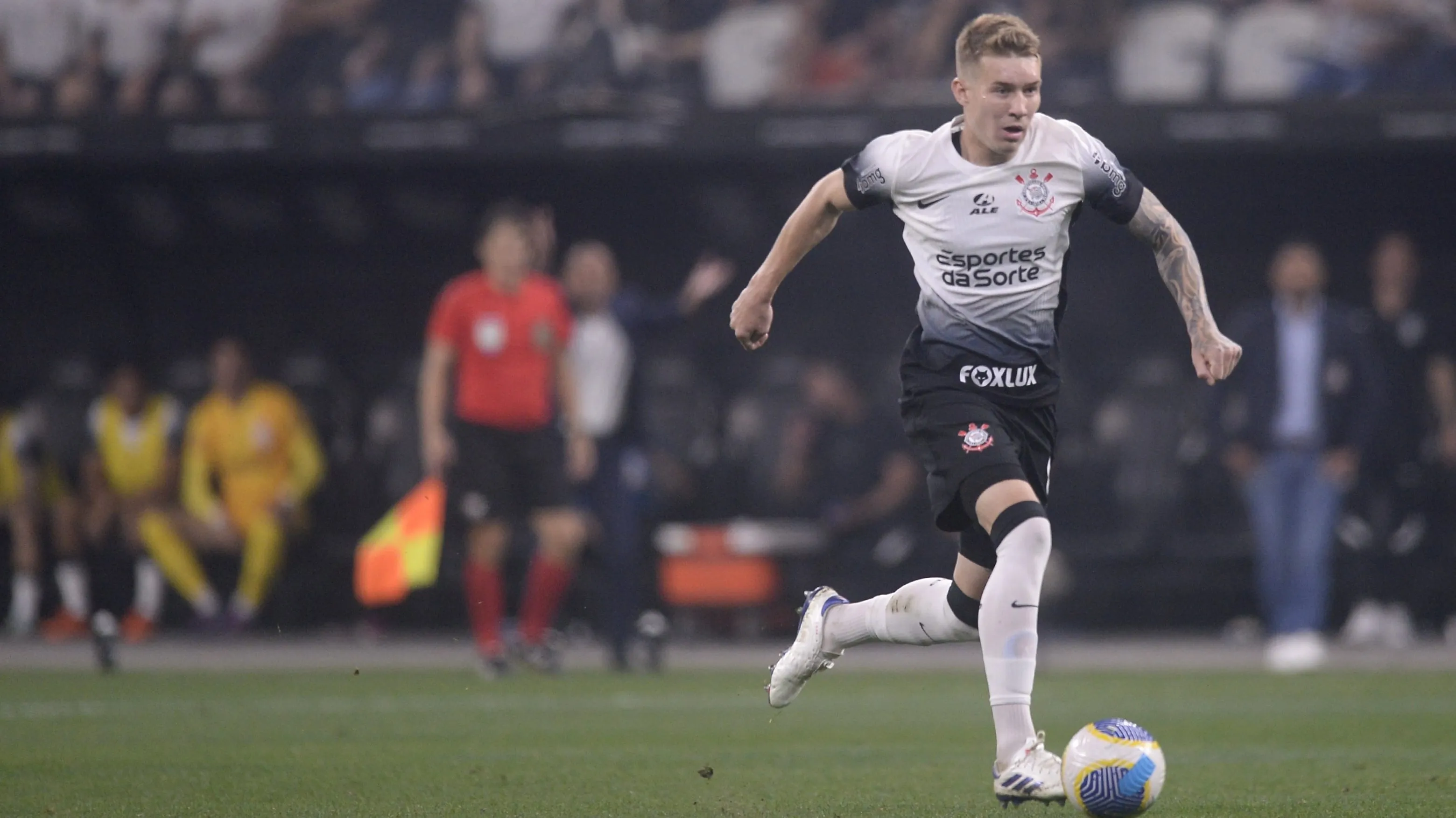 Charles tem futuro indefinido - Foto: Alan Morici/AGIF.