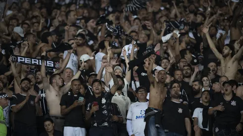 Torcida do Corinthians durante partida contra Flamengo no estadio Maracana pelo campeonato Copa Libertadores 2022. Foto: Jorge Rodrigues/AGIF