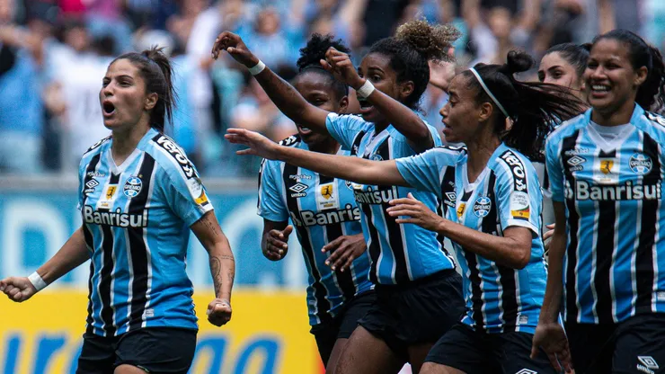 Jogadoras gremistas. Foto: Maxi Franzoi/AGIF